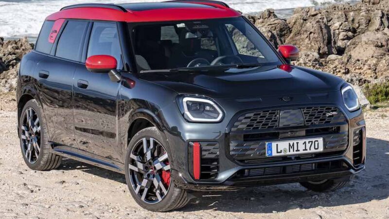 MINI JCW Countryman 2025: conducción deportiva