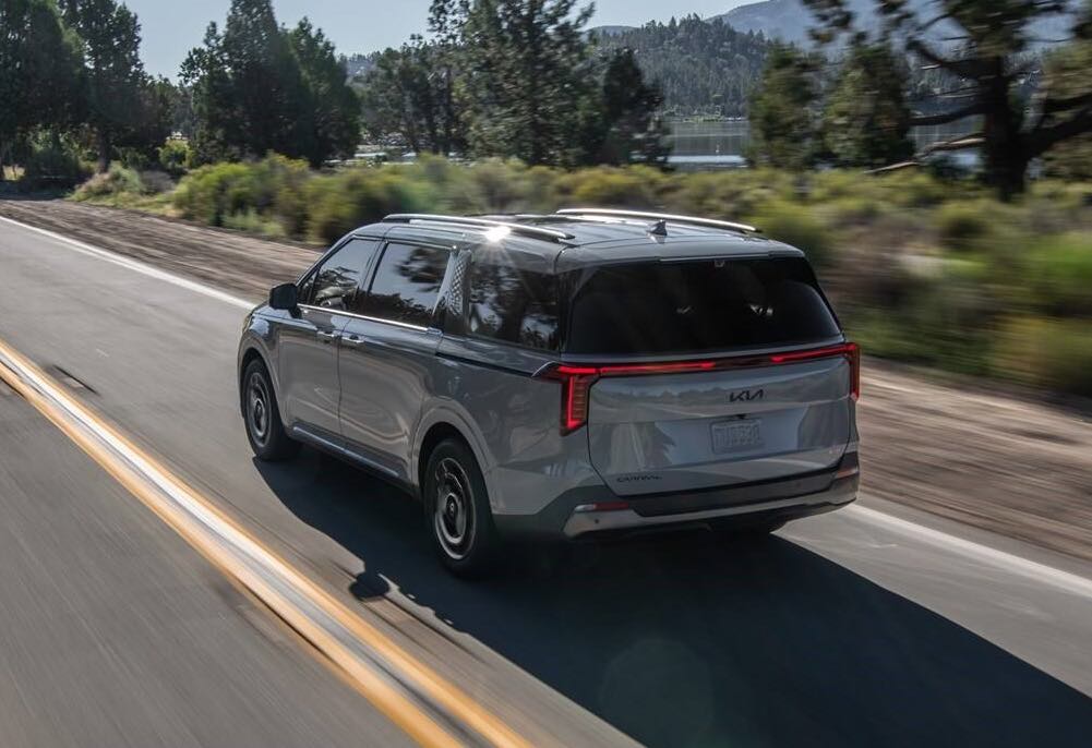2025-kia-carnival-hybrid-003