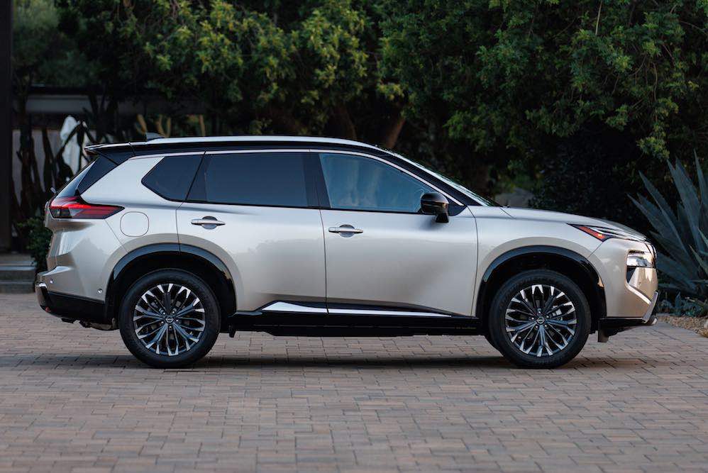 2025-nissan-rogue-platinum-001