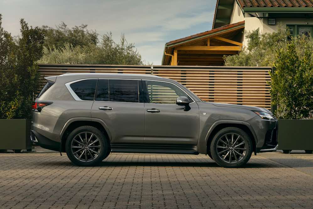 lexus-lx-700h-f-sport-2025-side-profile