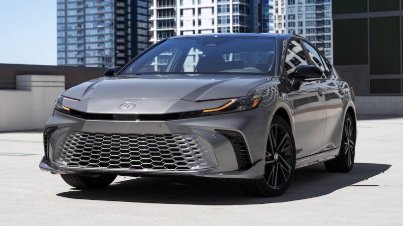 Toyota Camry XSE 2026: un sedán híbrido deportivo que sigue siendo relevante en un mercado que cambia