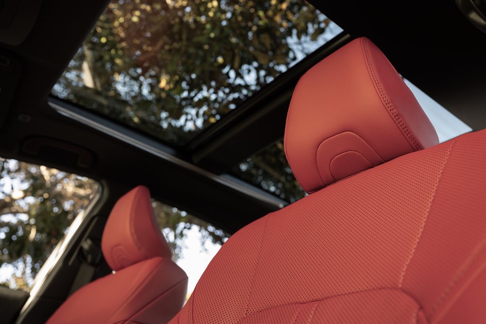 toyota-camry-xse-awd-2026-panoramic-sunroof