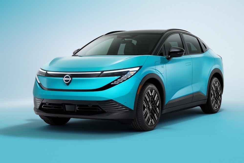 nissan-leaf-2026-front-three-quarter-view