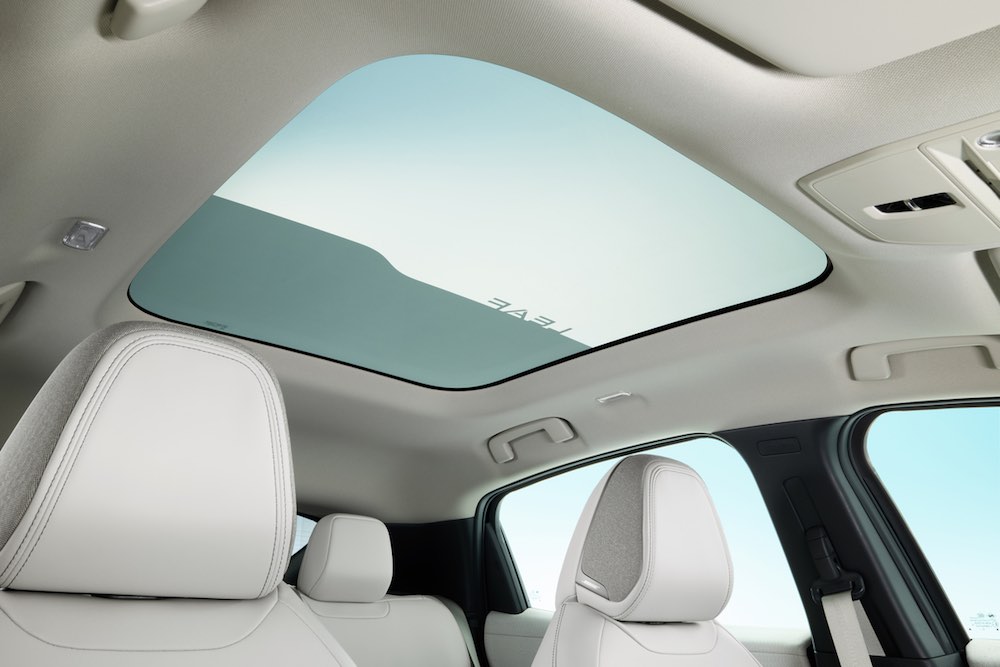 nissan-leaf-2026-panoramic-sunroof