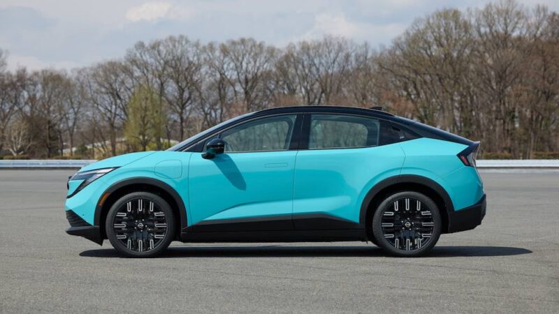 ¿Todavía vale la pena el Nissan LEAF en 2026? Lo manejamos para descubrirlo