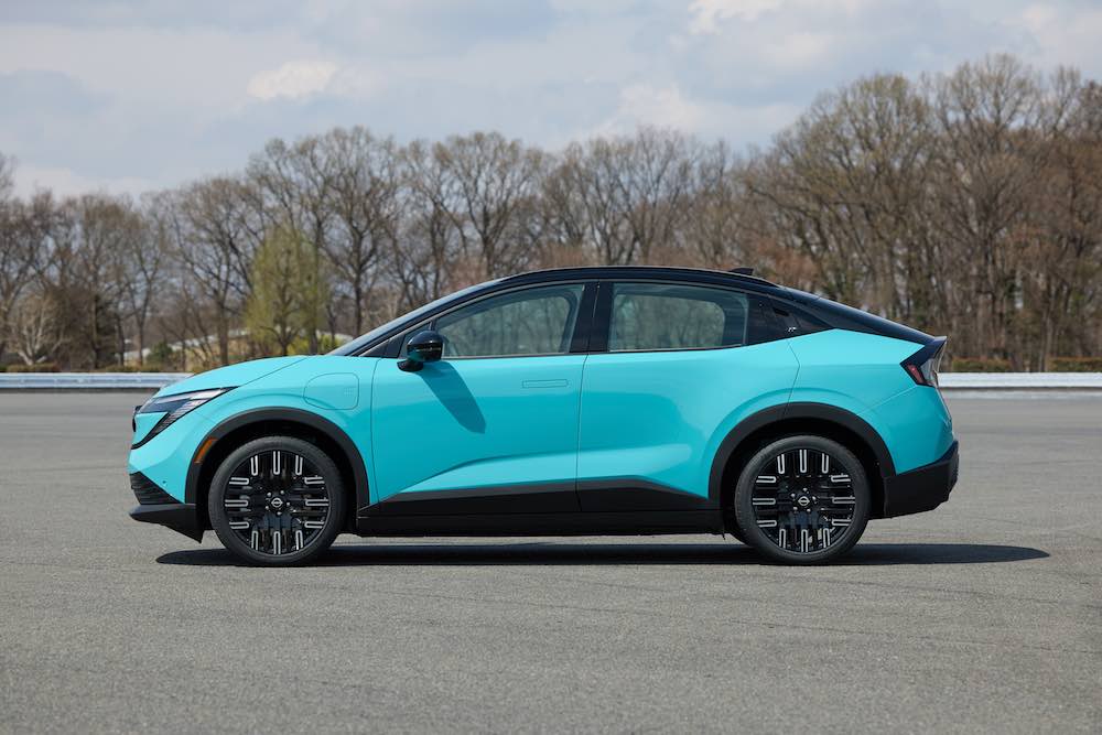 ¿Todavía vale la pena el Nissan LEAF en 2026? Lo manejamos para descubrirlo