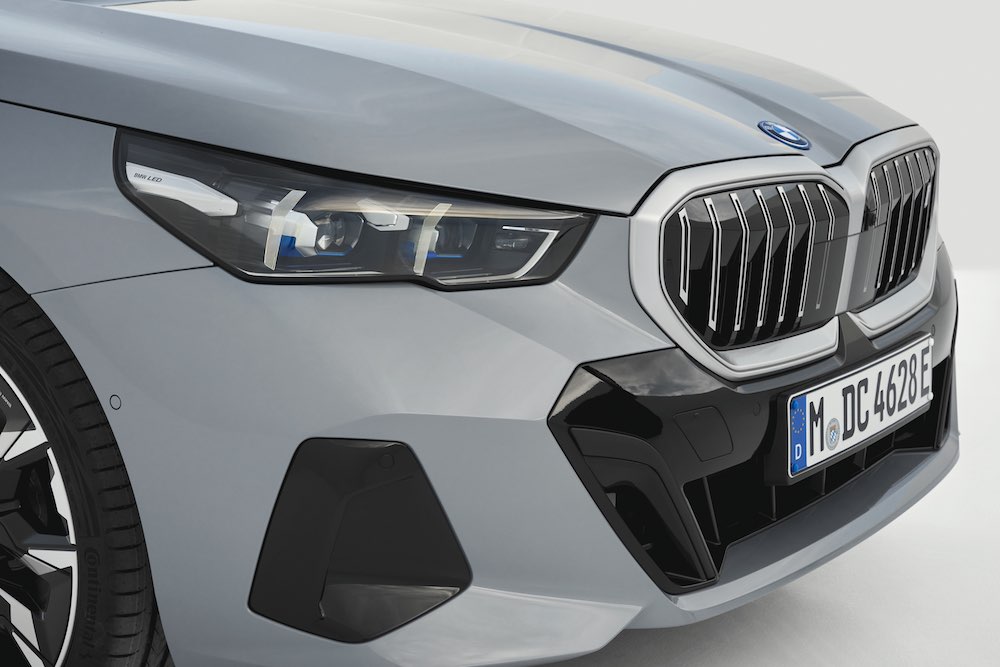 BMW 550e xDrive Sedan 2026: el equilibrio perfecto entre potencia híbrida, lujo y eficiencia