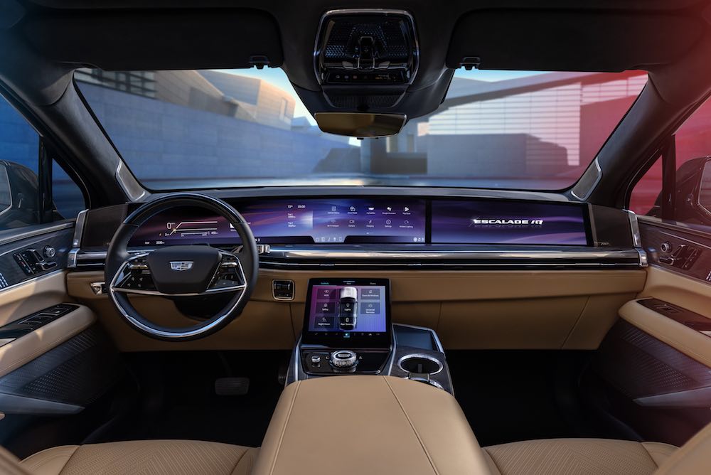 Cabina interior del Cadillac Escalade IQ 2026
