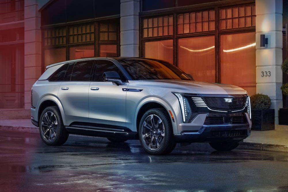 Cadillac Escalade IQ en vista tres cuartos frontal
